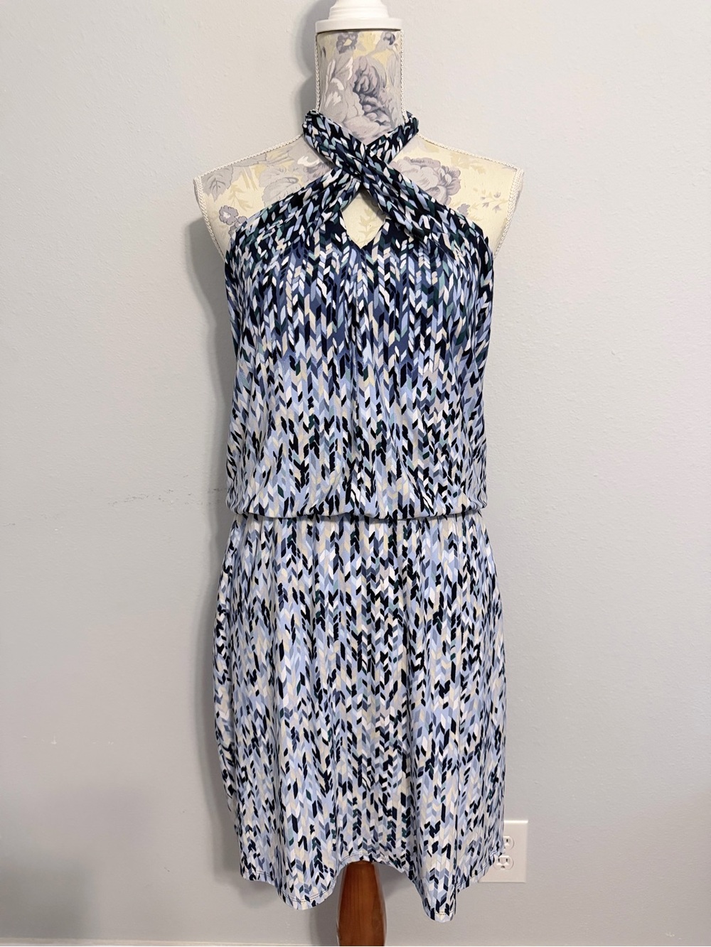 WHITE HOUSE BLACK MARKET Halter Blouson Dress Blue Geometric Print Size M